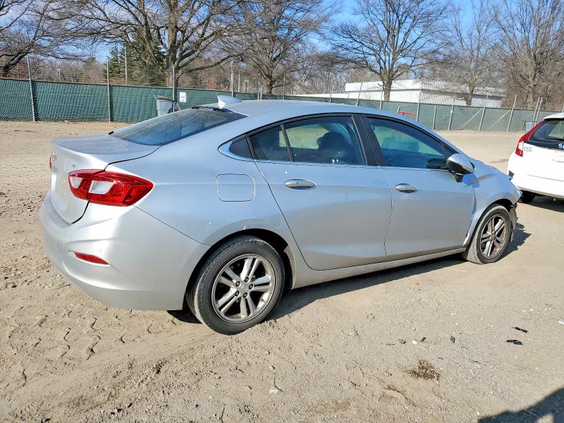 Photo 3 from auction – 2017 CHEVROLET CRUZE with VIN 1G1BE5SM2H7148170