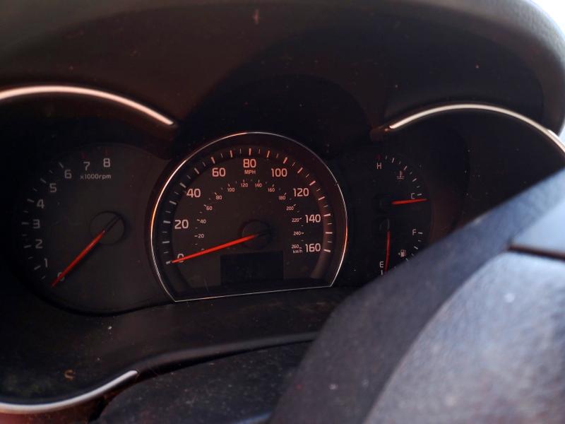 Photo 9 from auction – 2015 KIA SORENTO LX with VIN 5XYKTCA66FG556630
