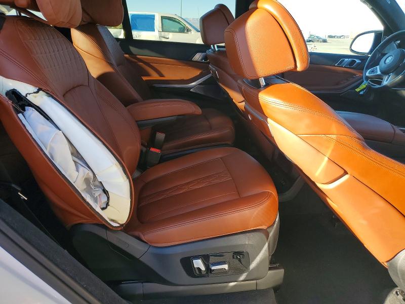Zdjęcie 10 z aukcji – 2024 BMW X7 M60I z VIN 5UX33EM09R9U53679