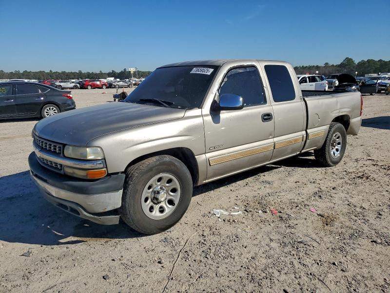 CHEVROLET SILVERADO 2002 with VIN 2GCEC19V721152771 - Photo from auction