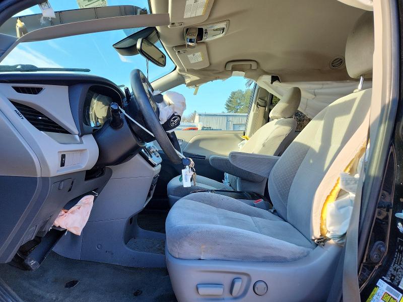 Photo 7 from auction – 2018 TOYOTA SIENNA with VIN 5TDKZ3DC1JS905401