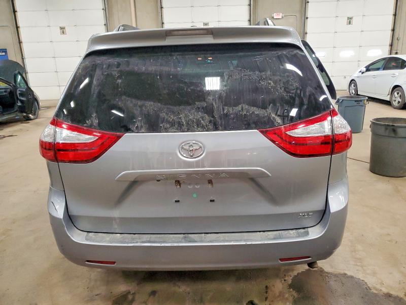 Photo 6 from auction – 2016 TOYOTA SIENNA XLE with VIN 5TDYK3DC3GS732780
