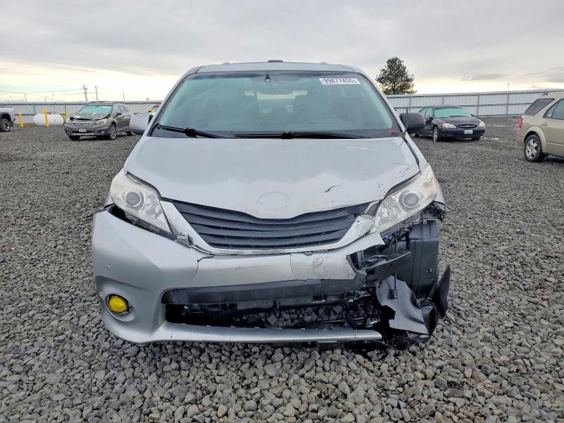 Photo 5 from auction – 2011 TOYOTA SIENNA XLE with VIN 5TDDK3DC6BS016415