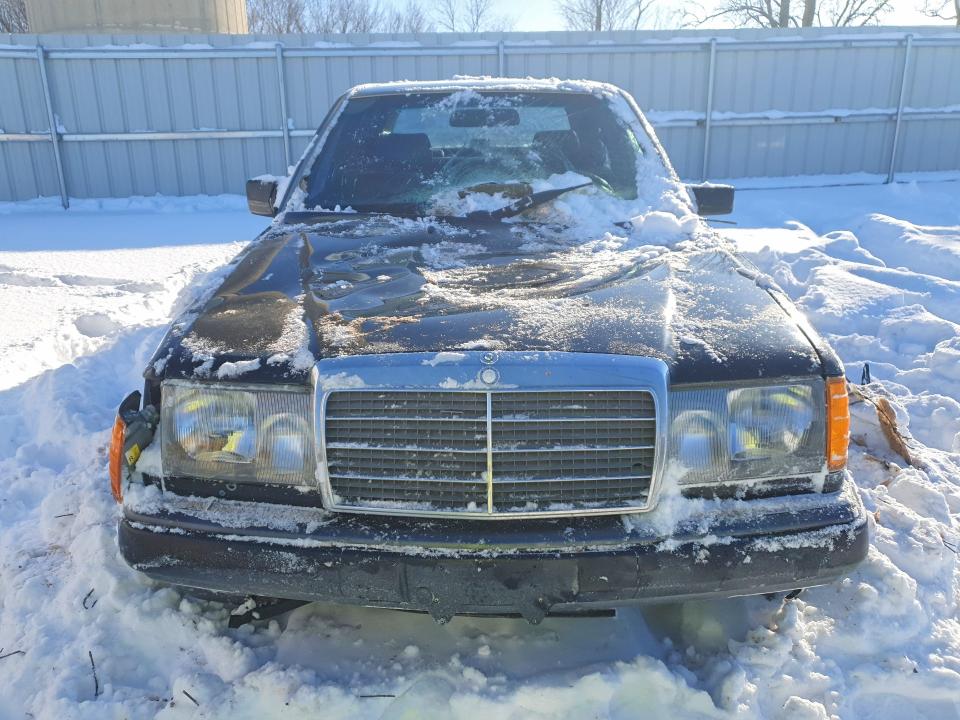 Снимка 5 от търг – 1992 MERCEDES-BENZ 400 E с VIN WDBEA34E9NB796686