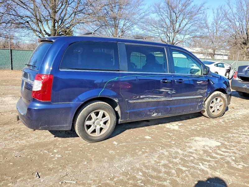 Photo 3 from auction – 2012 CHRYSLER TOWN & COU with VIN 2C4RC1BG9CR386734