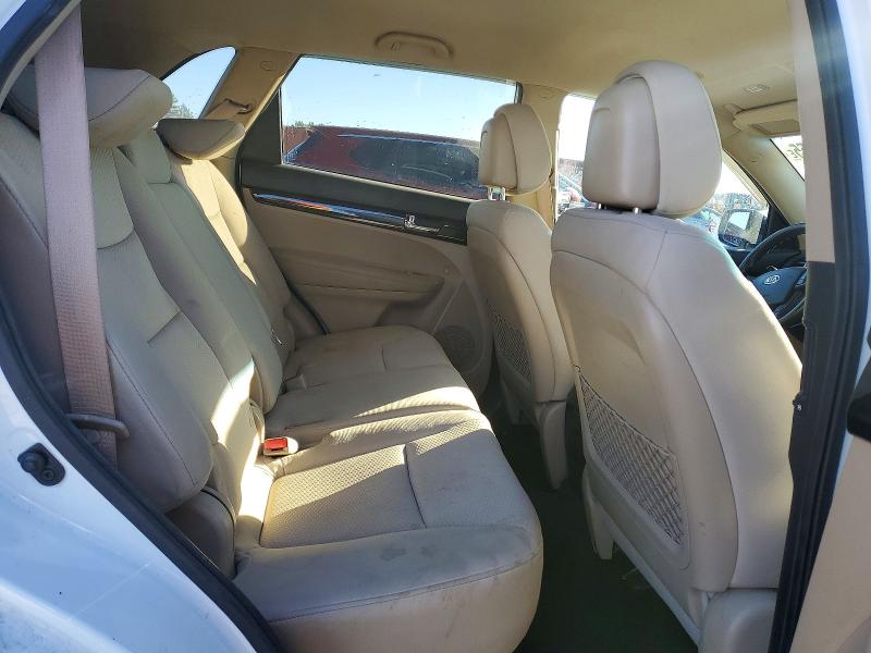 Photo 11 from auction – 2013 KIA SORENTO LX with VIN 5XYKT3A16DG339337