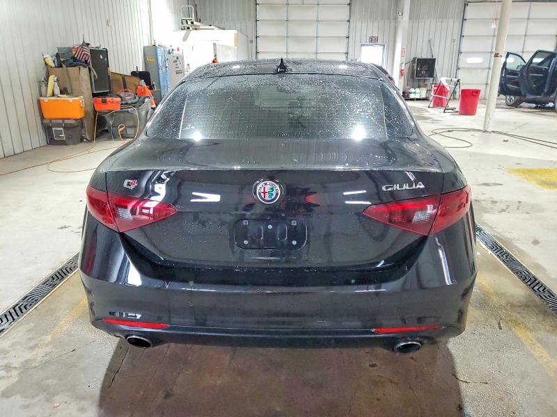 Photo 6 from auction – 2018 ALFA ROMEO GIULIA Q4 with VIN ZARFAEDN6J7592285