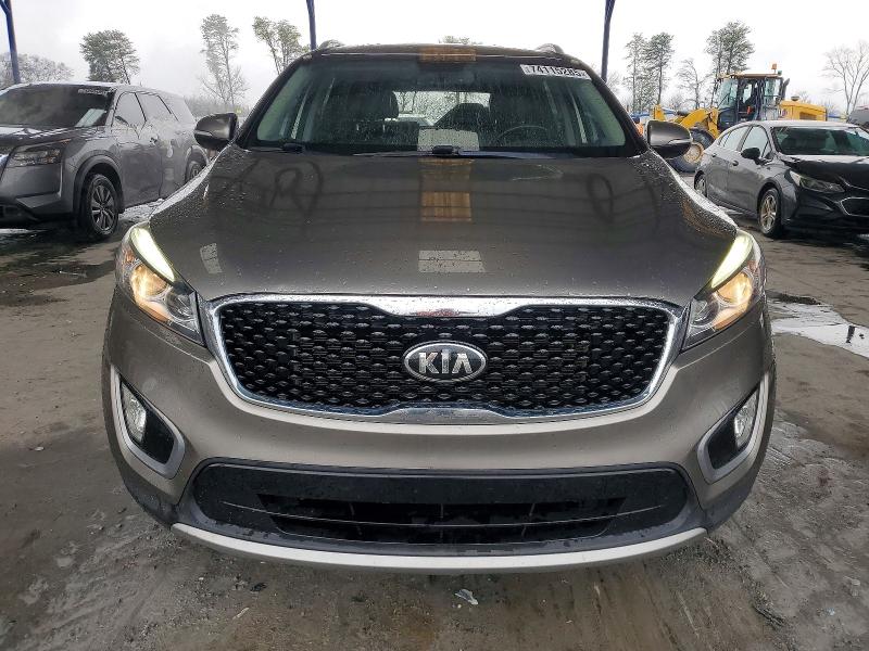 Photo 5 from auction – 2016 KIA SORENTO EX with VIN 5XYPHDA52GG018903