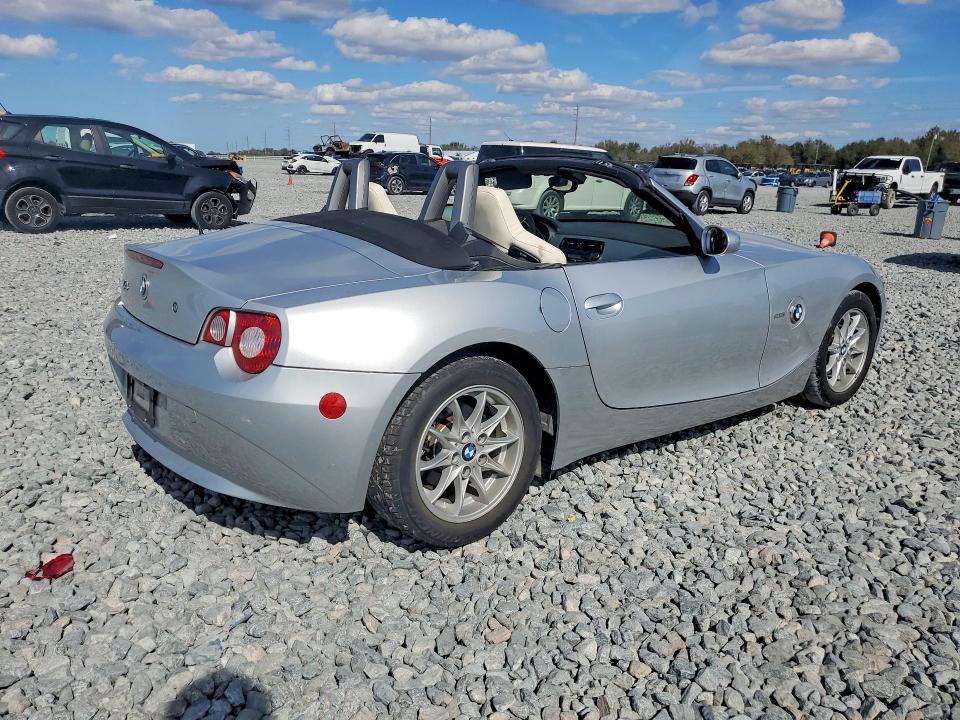 Photo 3 from auction – 2005 BMW Z4 2.5 with VIN 4USBT33575LS56659