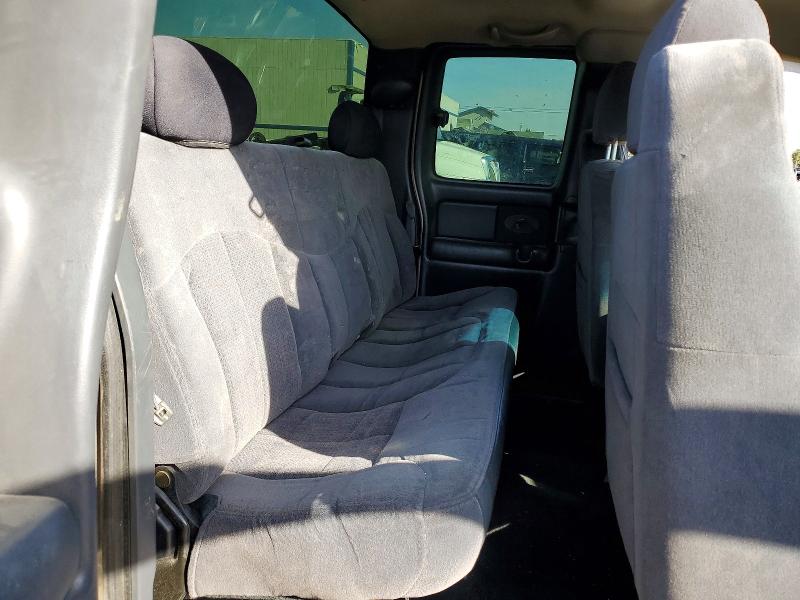 Photo 10 from auction – 2002 CHEVROLET SILVERADO with VIN 1GCEC19VX2Z324671