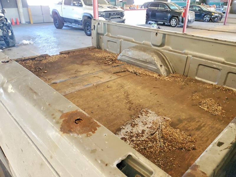 Photo 10 from auction – 2002 CHEVROLET SILVERADO with VIN 1GCHC24U52E125729