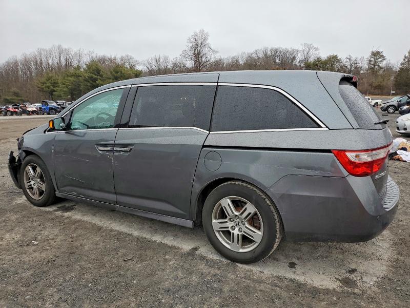 Photo 2 from auction – 2011 HONDA ODYSSEY with VIN 5FNRL5H92BB027347