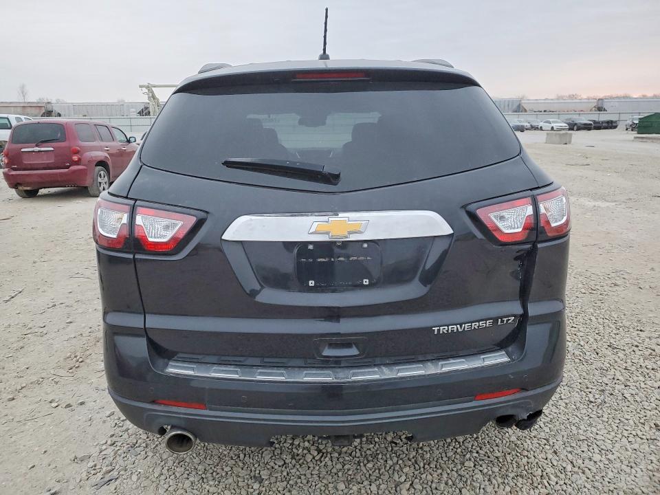 Photo 6 from auction – 2015 CHEVROLET TRAVERSE L with VIN 1GNKRJKD3FJ197812