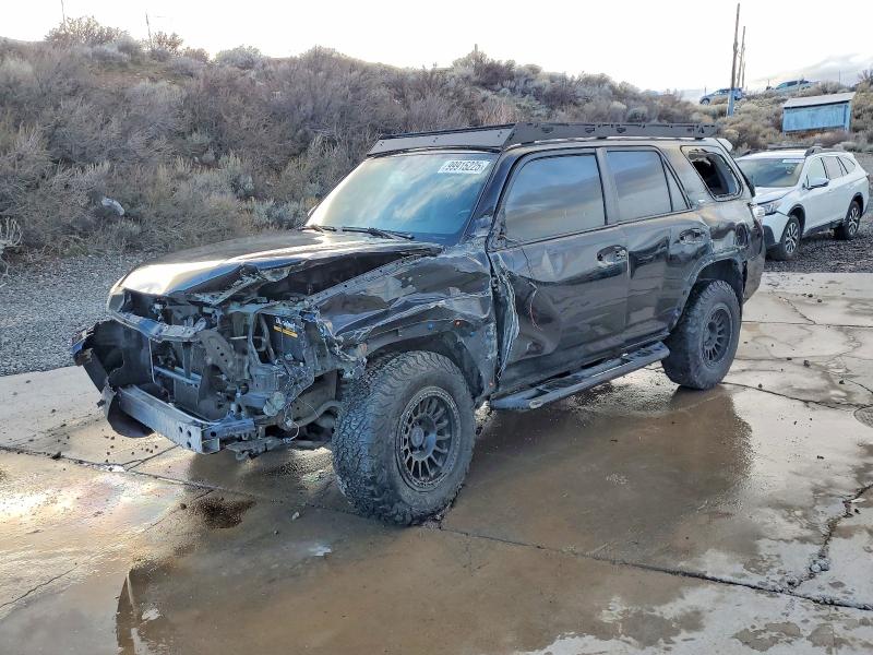 TOYOTA 4RUNNER SR 2018 with VIN JTEBU5JR2J5532051 - Photo from auction