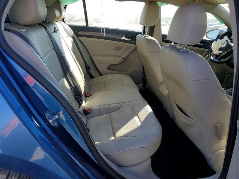 Photo 10 from auction – 2018 VOLKSWAGEN GOLF with VIN 3VWG17AU4JM263173
