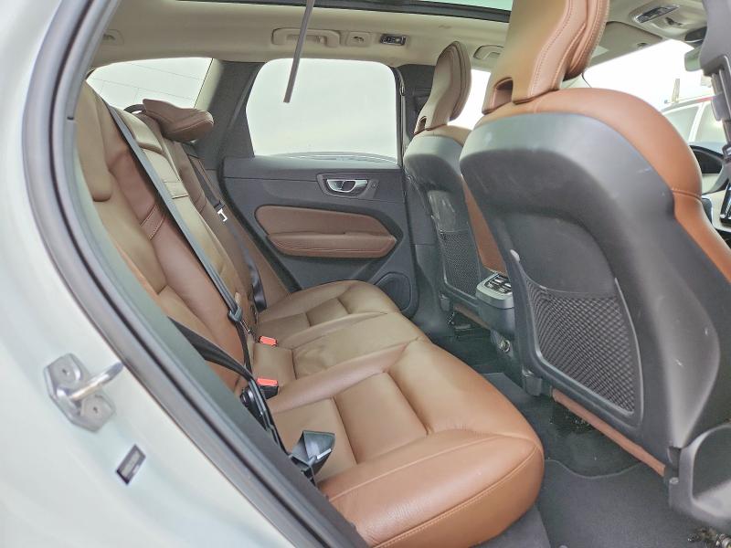 Photo 11 from auction – 2020 VOLVO XC60 with VIN YV4102DL2L1565947