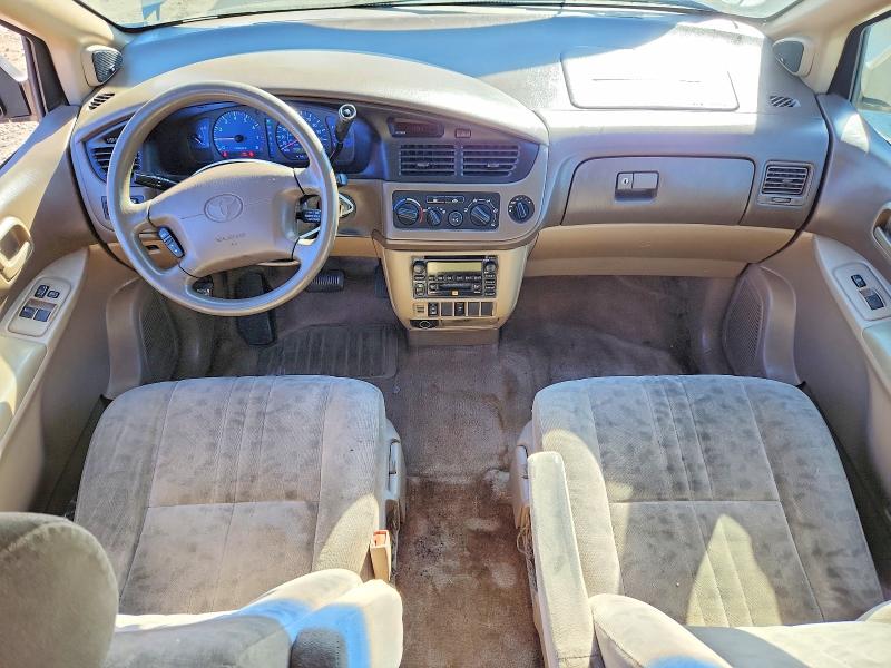 Photo 8 from auction – 2002 TOYOTA SIENNA LE with VIN 4T3ZF13C52U496445