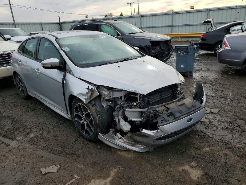 Photo 4 from auction – 2016 FORD FOCUS with VIN 1FADP3F27GL280537