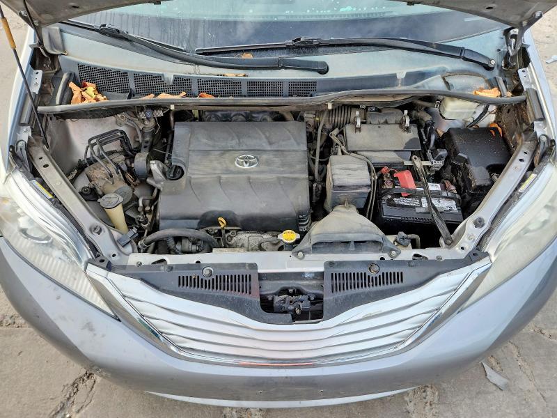 Photo 12 from auction – 2013 TOYOTA SIENNA XLE with VIN 5TDDK3DC3DS055286
