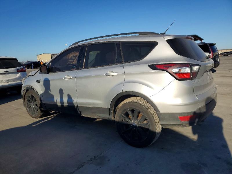 Photo 2 from auction – 2017 FORD ESCAPE with VIN 1FMCU0GD8HUD75970