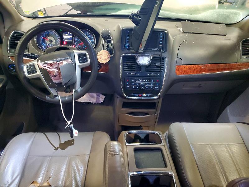 Photo 8 from auction – 2016 CHRYSLER TOWN & COU with VIN 2C4RC1CG5GR194117