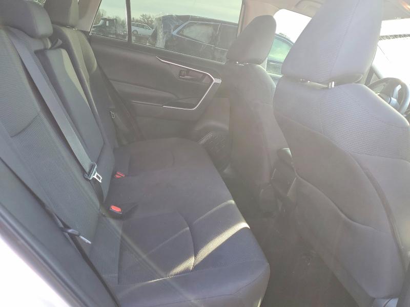 Photo 11 from auction – 2020 TOYOTA RAV4 LE with VIN 2T3F1RFV7LC070241
