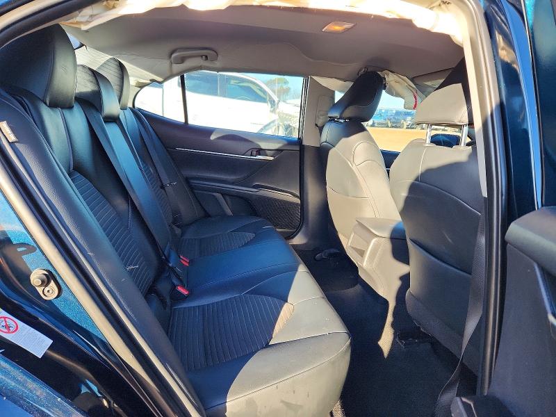 Photo 10 from auction – 2018 TOYOTA CAMRY with VIN 4T1B11HK2JU638872