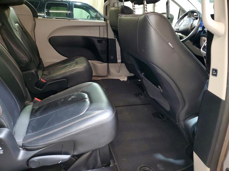 Photo 11 from auction – 2017 CHRYSLER PACIFICA T with VIN 2C4RC1BGXHR569812