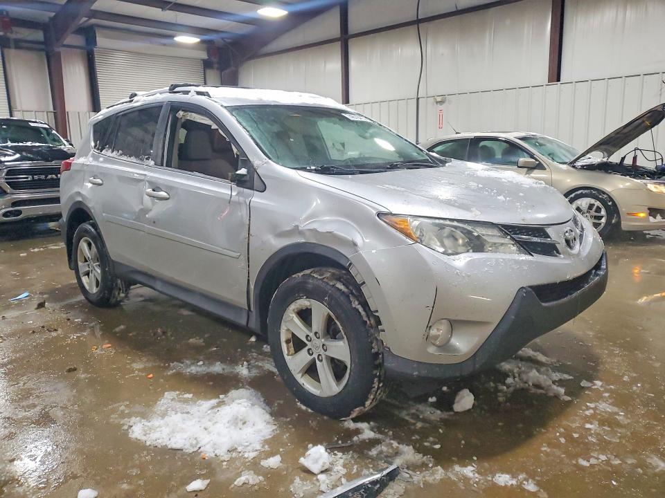 Photo 4 from auction – 2013 TOYOTA RAV4 with VIN 2T3WFREV8DW069957