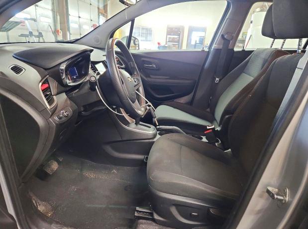 Photo 7 from auction – 2017 CHEVROLET TRAX LS with VIN 3GNCJKSB2HL262435