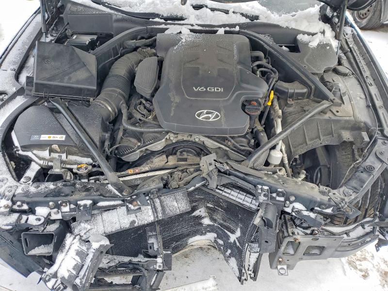 Photo 11 from auction – 2015 HYUNDAI GENESIS with VIN KMHGN4JEXFU101027