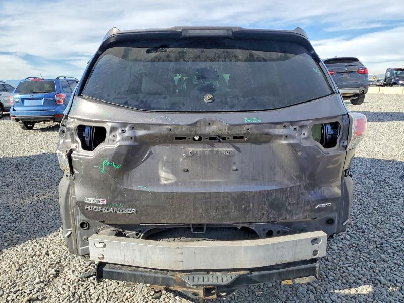 Photo 6 from auction – 2016 TOYOTA HIGHLANDER with VIN 5TDBKRFH1GS348885