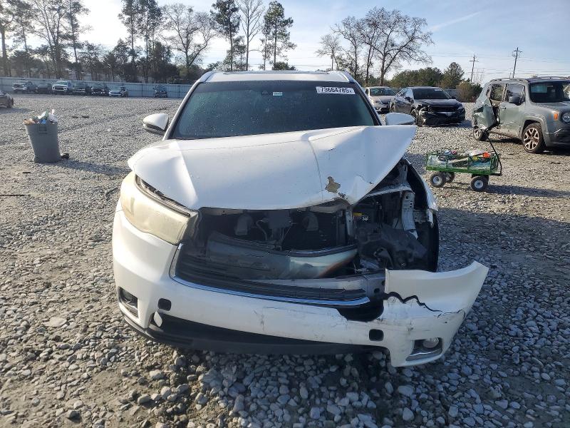 Photo 5 from auction – 2015 TOYOTA HIGHLANDER with VIN 5TDYKRFH7FS052052