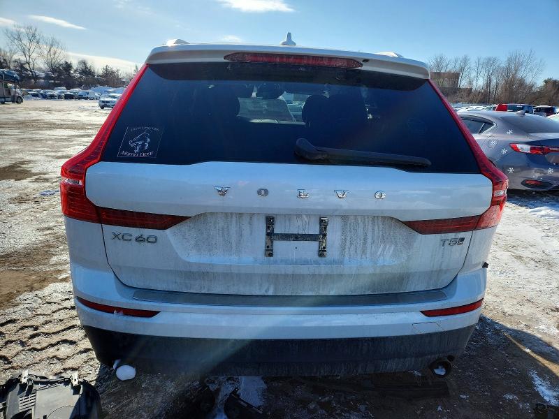 Photo 6 from auction – 2018 VOLVO XC60 with VIN YV4102RK0J1092241