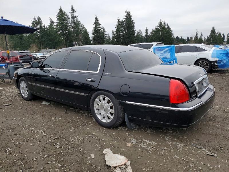 Photo 2 from auction – 2011 LINCOLN TOWN CAR with VIN 2LNBL8FV2BX756642