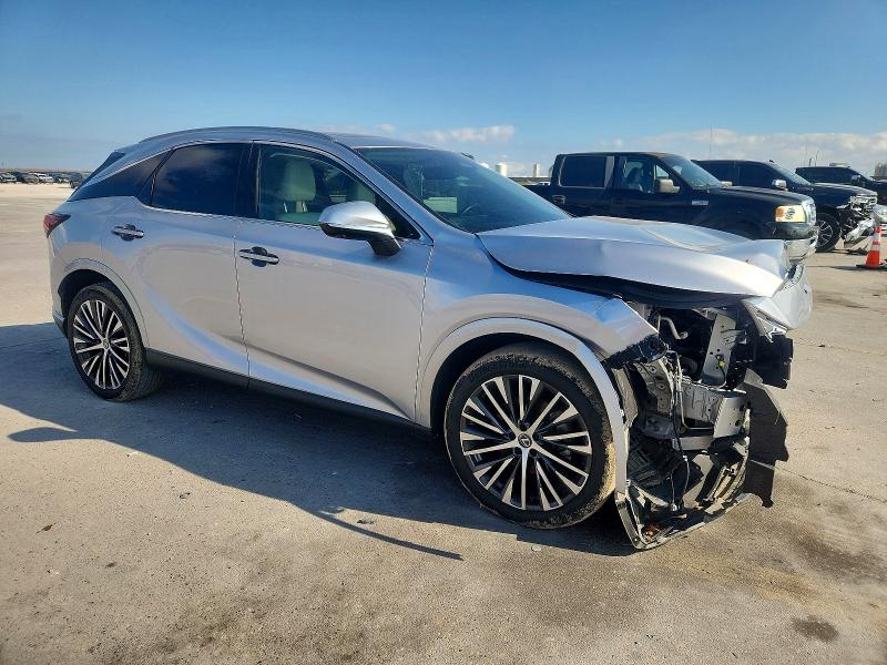 Photo 4 from auction – 2023 LEXUS RX with VIN JTJCHMAA0P2005912