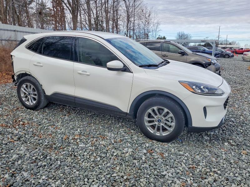 Photo 4 from auction – 2021 FORD ESCAPE SE with VIN 1FMCU9BZ0MUB23731