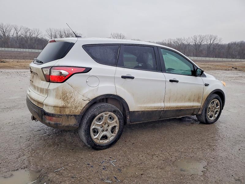 صورة رقم 3 من المزاد - 2017 FORD ESCAPE S مع VIN 1FMCU0F75HUD94889