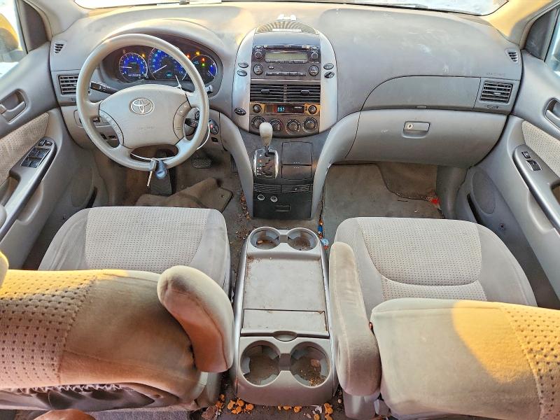 Photo 8 from auction – 2010 TOYOTA SIENNA CE with VIN 5TDKK4CC8AS307494
