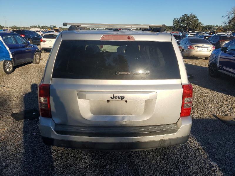 Photo 6 from auction – 2011 JEEP PATRIOT with VIN 1J4NT1GA1BD270801