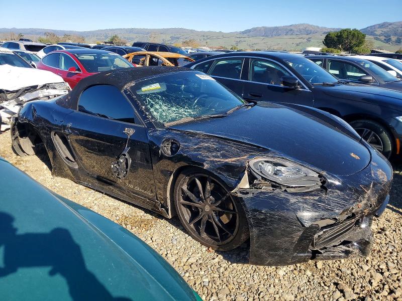 Photo 4 from auction – 2017 PORSCHE BOXSTER with VIN WP0CA2A87HS221010