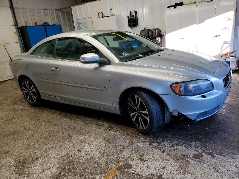 Photo 4 from auction – 2010 VOLVO C70 T5 with VIN YV1672MCXAJ094402