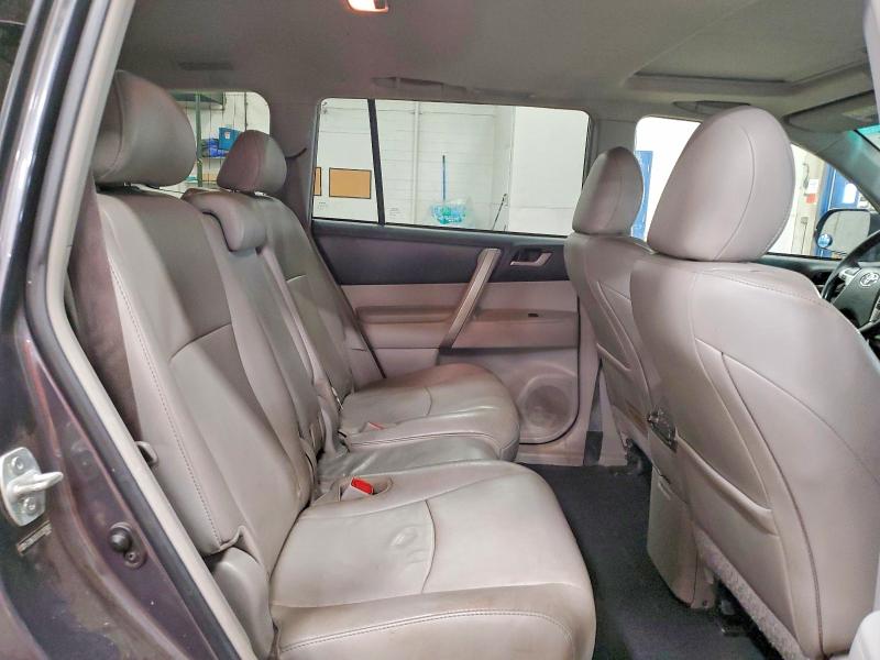 Photo 11 from auction – 2013 TOYOTA HIGHLANDER with VIN 5TDBK3EH3DS207682
