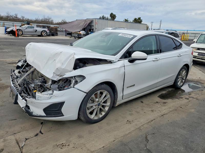FORD FUSION 2019 z numerem VIN 3FA6P0LU5KR124164 - Zdjęcie z aukcji