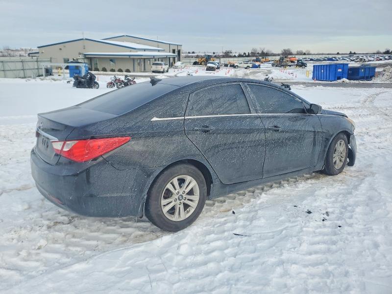 Photo 3 from auction – 2013 HYUNDAI SONATA with VIN 5NPEB4AC2DH639828