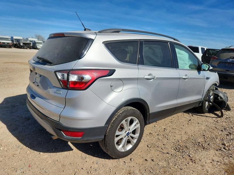 Photo 3 from auction – 2018 FORD ESCAPE with VIN 1FMCU0GD5JUA35469
