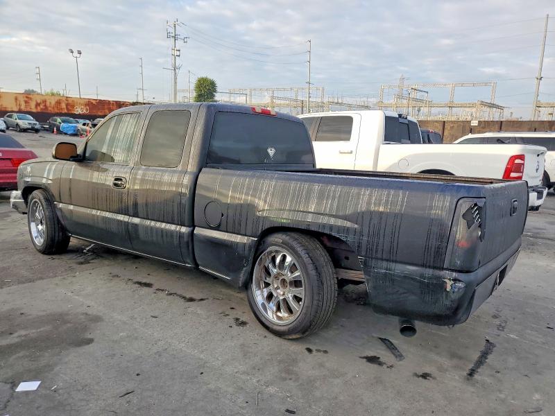Photo 2 from auction – 2005 CHEVROLET SILVERADO with VIN 2GCEC19V751236660