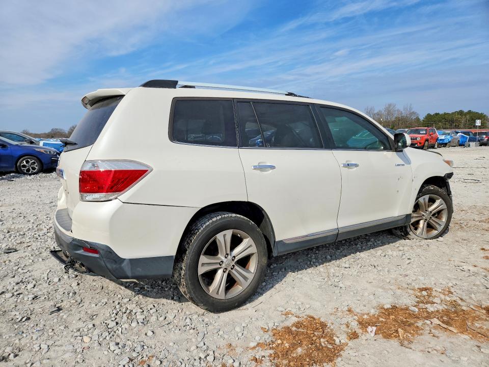 Photo 3 from auction – 2013 TOYOTA HIGHLANDER with VIN 5TDYK3EH1DS127761