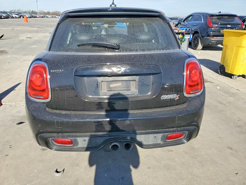 Photo 6 from auction – 2018 MINI COOPER S with VIN WMWXU3C53J2F51010