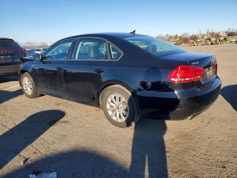 Photo 2 from auction – 2015 VOLKSWAGEN PASSAT S with VIN 1VWAT7A35FC040804